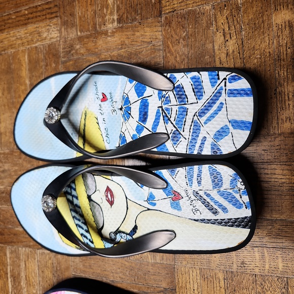 2 pairs Brighton Flip-flops - Picture 2 of 6